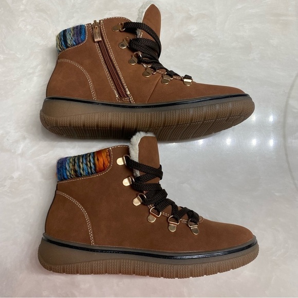 Bjorndal Shoes - Brown Sherpa-Lined Hiker Boots | Björndal Everly 6.5